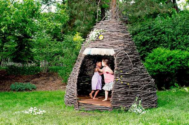 Шалаш для детей на дереве поэтапно